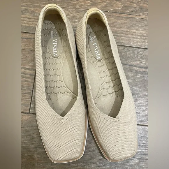 Vivaia Square-Toe All Day Standing flats (Mabel) in almond color - size 7 - Picture 4 of 5
